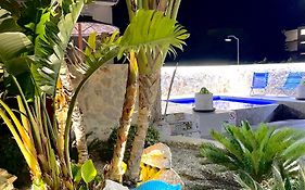 Kostas Studios